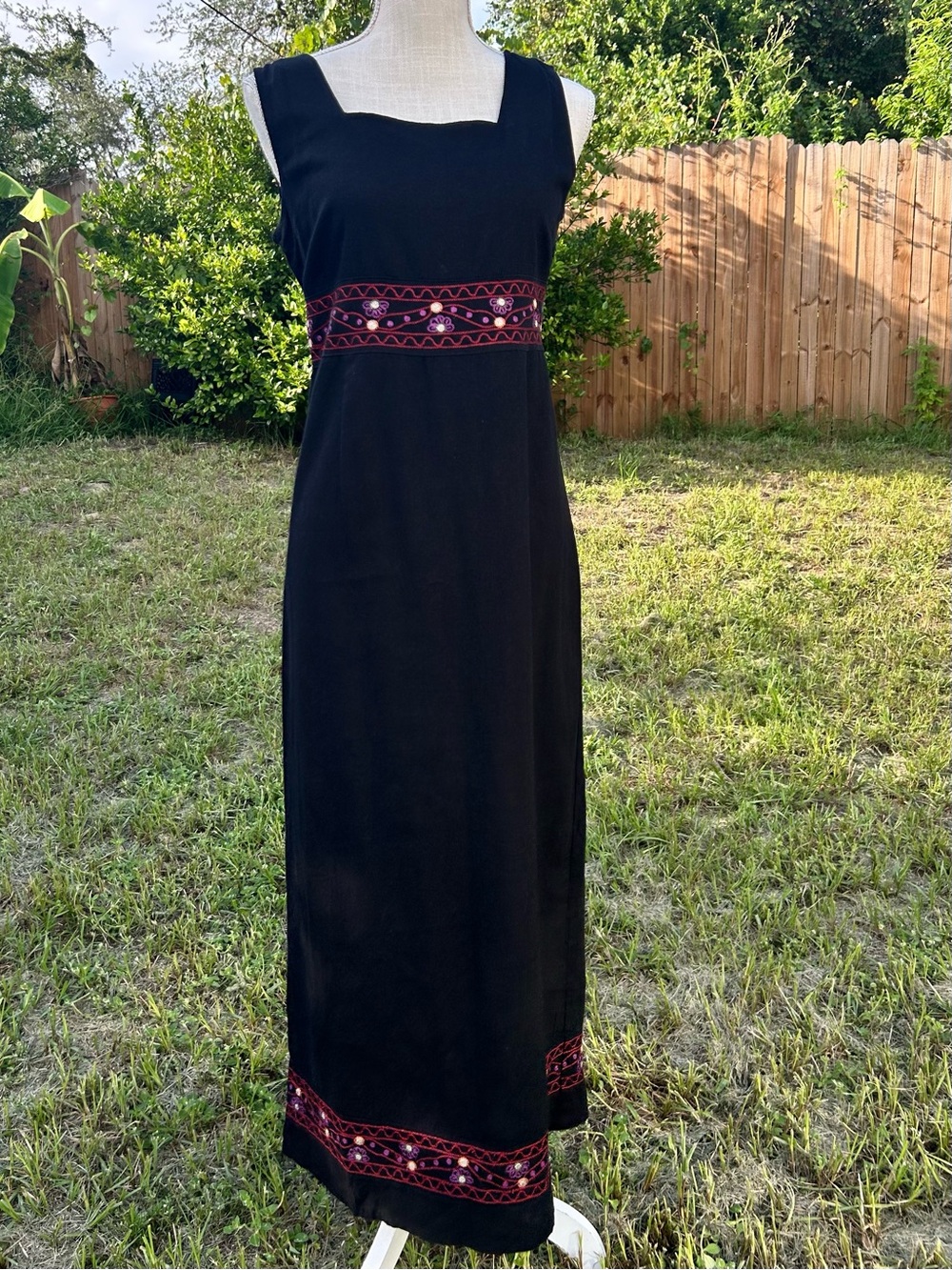 Vintage White Stag Black Linen Maxi Dress Embroidered Hem Button Back Small 4/6